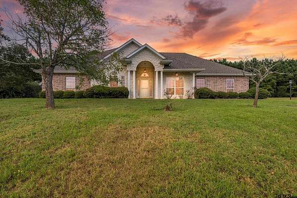 5 Acres of Land with Home for Sale in Jacksonville, Texas
