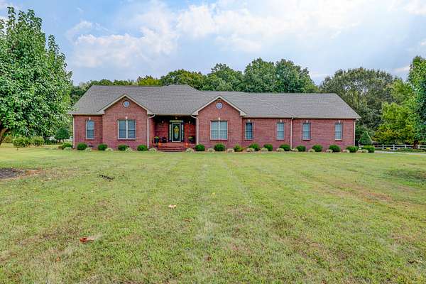 5.33 Acres of Land with Home for Sale in Clarksville, Tennessee