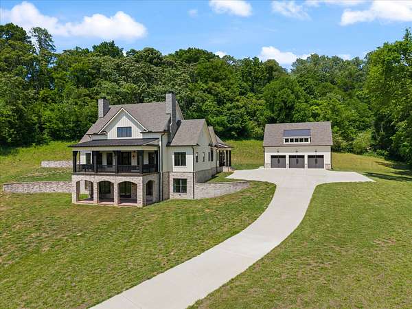 18.7 Acres of Land with Home for Sale in Santa Fe, Tennessee