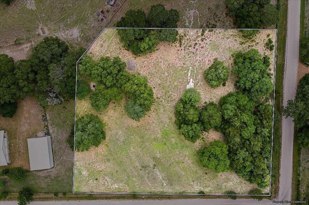 2 Acres of Land for Sale in Muldoon, Texas
