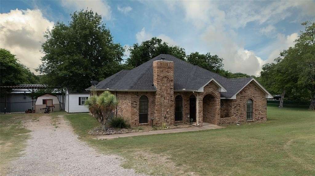 2 Acres of Land with Home for Sale in Waxahachie, Texas
