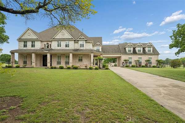 3.63 Acres of Land with Home for Sale in Fort Worth, Texas