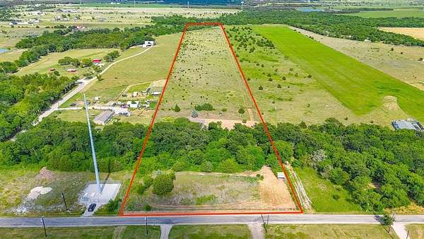 15 Acres of Land with Home for Sale in Waxahachie, Texas