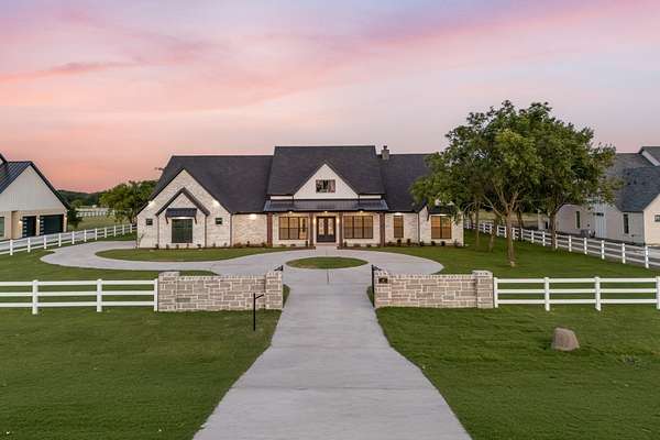 2.5 Acres of Land with Home for Sale in McLendon-Chisholm, Texas