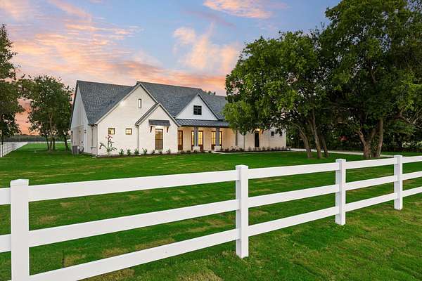 2.5 Acres of Land with Home for Sale in McLendon-Chisholm, Texas