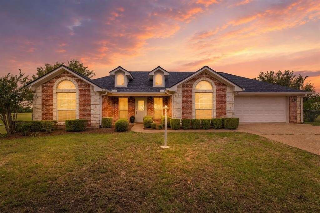 2.47 Acres of Land with Home for Sale in China Spring, Texas