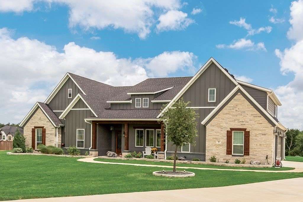 1.6 Acres of Land with Home for Sale in Waxahachie, Texas