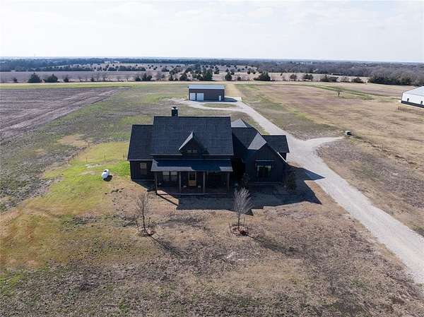 5.5 Acres of Land with Home for Sale in Van Alstyne, Texas