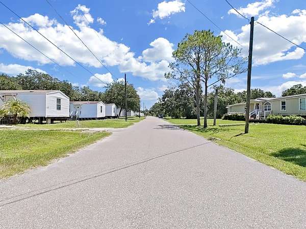 10.1 Acres of Improved Commercial Land for Sale in Gibsonton, Florida