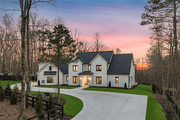 1.8 Acres of Land with Home for Lease in Alpharetta, Georgia