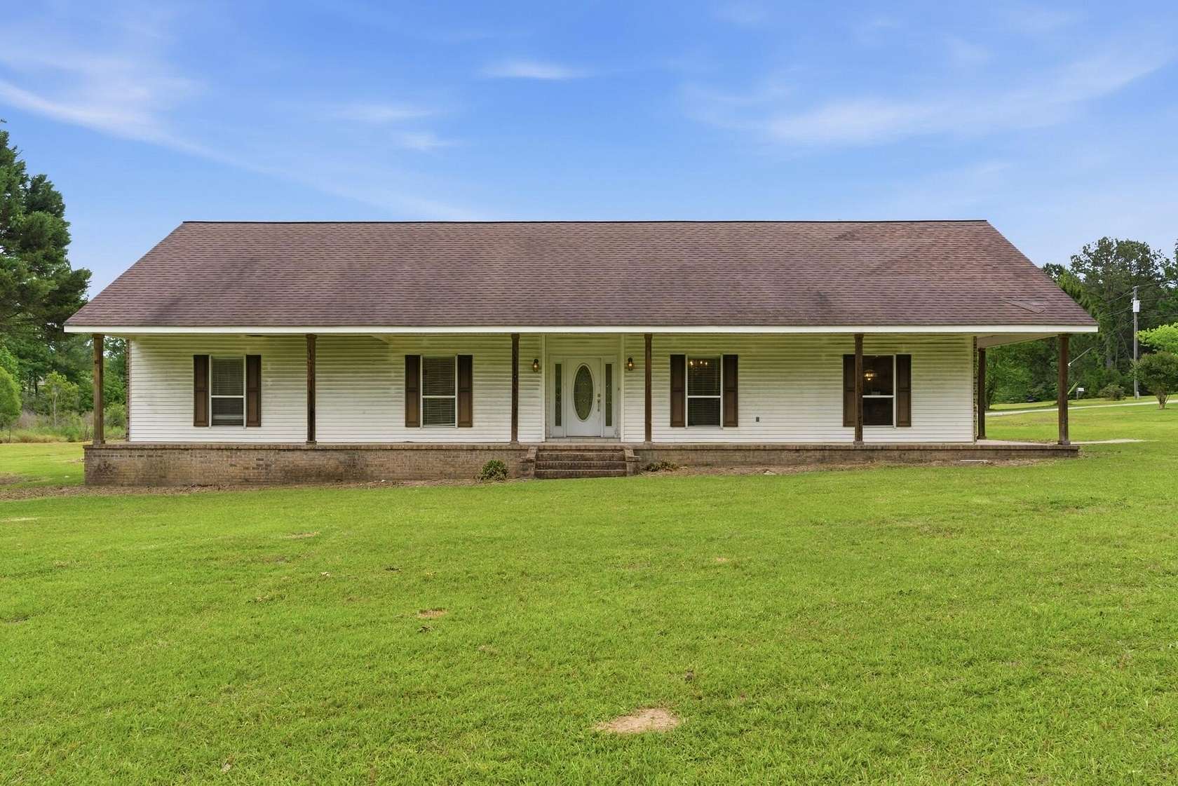 3.86 Acres of Land with Home for Sale in Hattiesburg, Mississippi