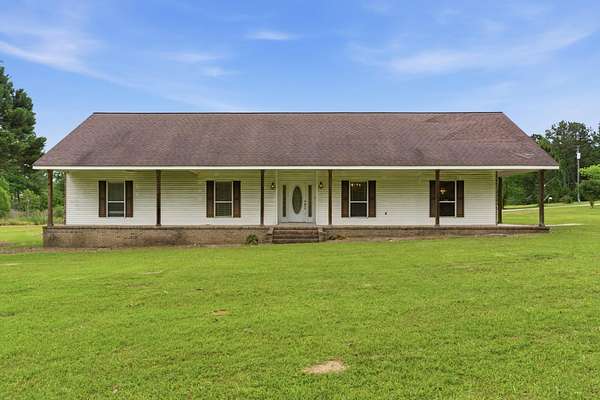 3.86 Acres of Land with Home for Sale in Hattiesburg, Mississippi