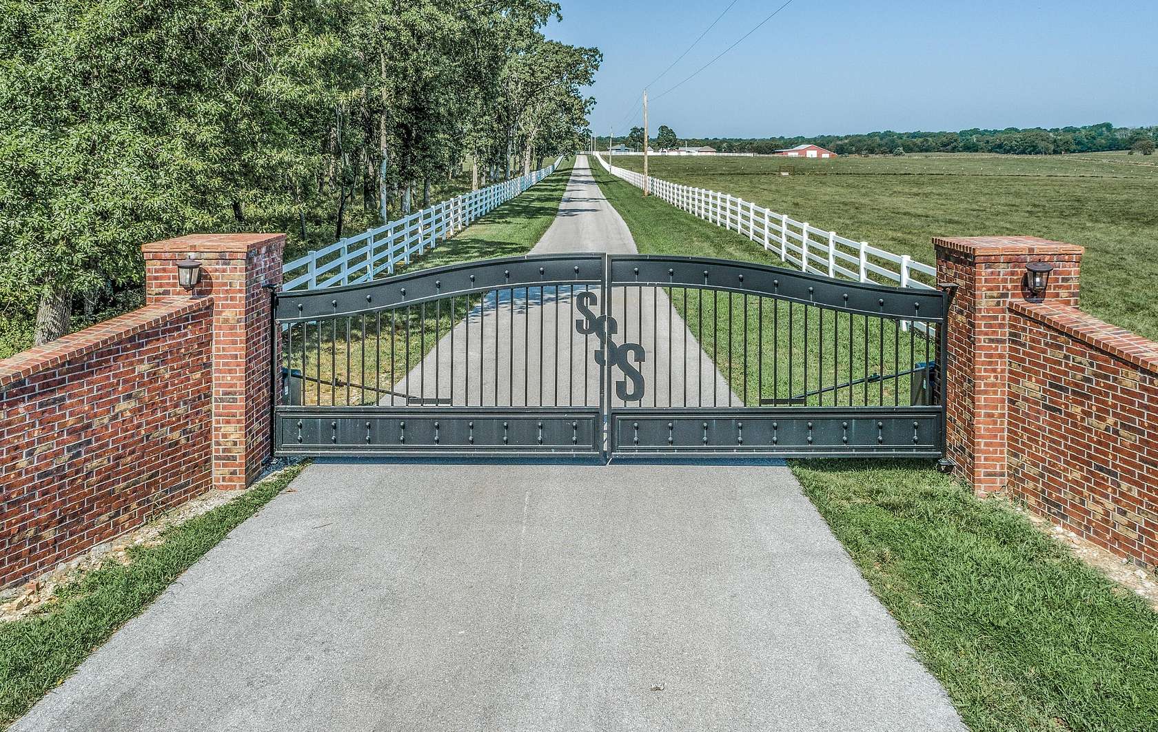 153 Acres of Land with Home for Sale in Springfield, Missouri