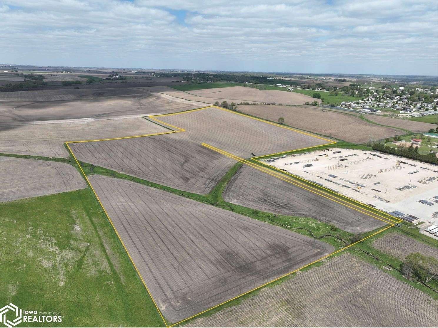 39.5 Acres of Agricultural Land for Sale in Monticello, Iowa