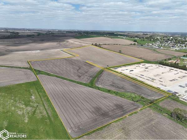 39.5 Acres of Agricultural Land for Sale in Monticello, Iowa