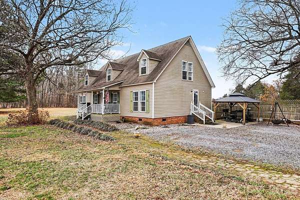 3 Acres of Land with Home for Lease in Mooresville, North Carolina