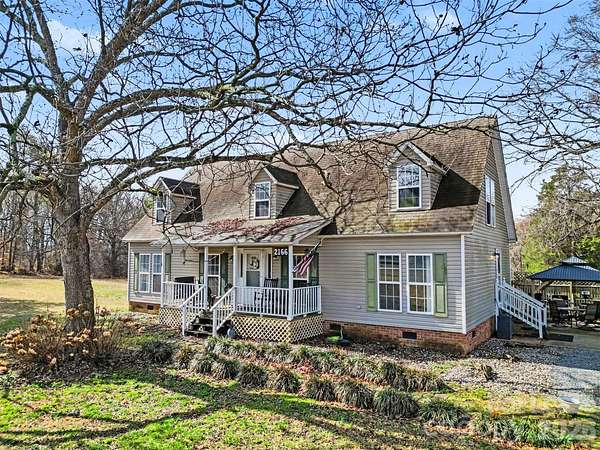 3 Acres of Land with Home for Lease in Mooresville, North Carolina
