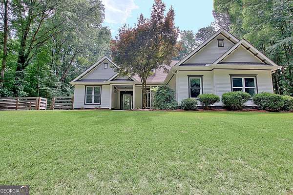 1 Acre of Land with Home for Sale in Fayetteville, Georgia