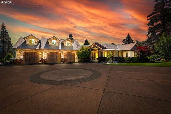 5 Acres of Land with Home for Sale in Roseburg, Oregon