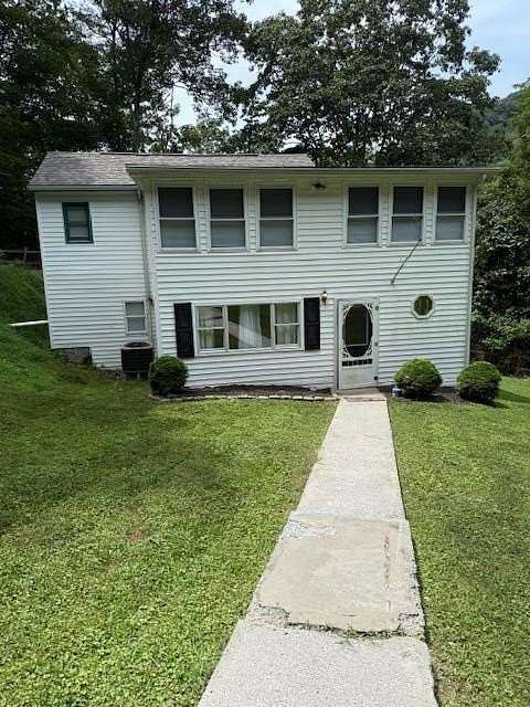 7.84 Acres of Land with Home for Sale in Hinton, West Virginia