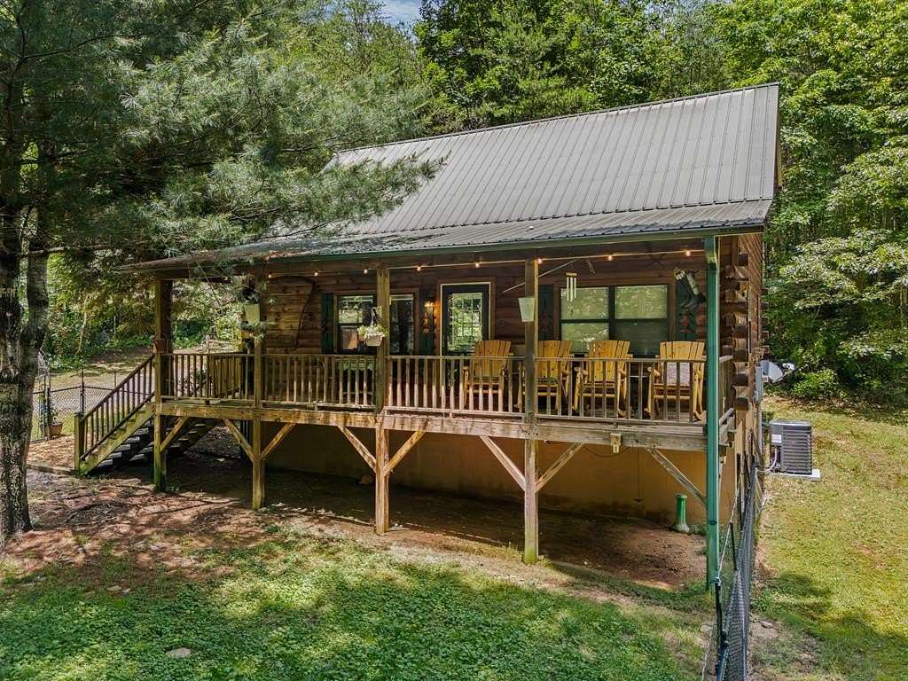 1.5 Acres of Land with Home for Sale in Murphy, North Carolina