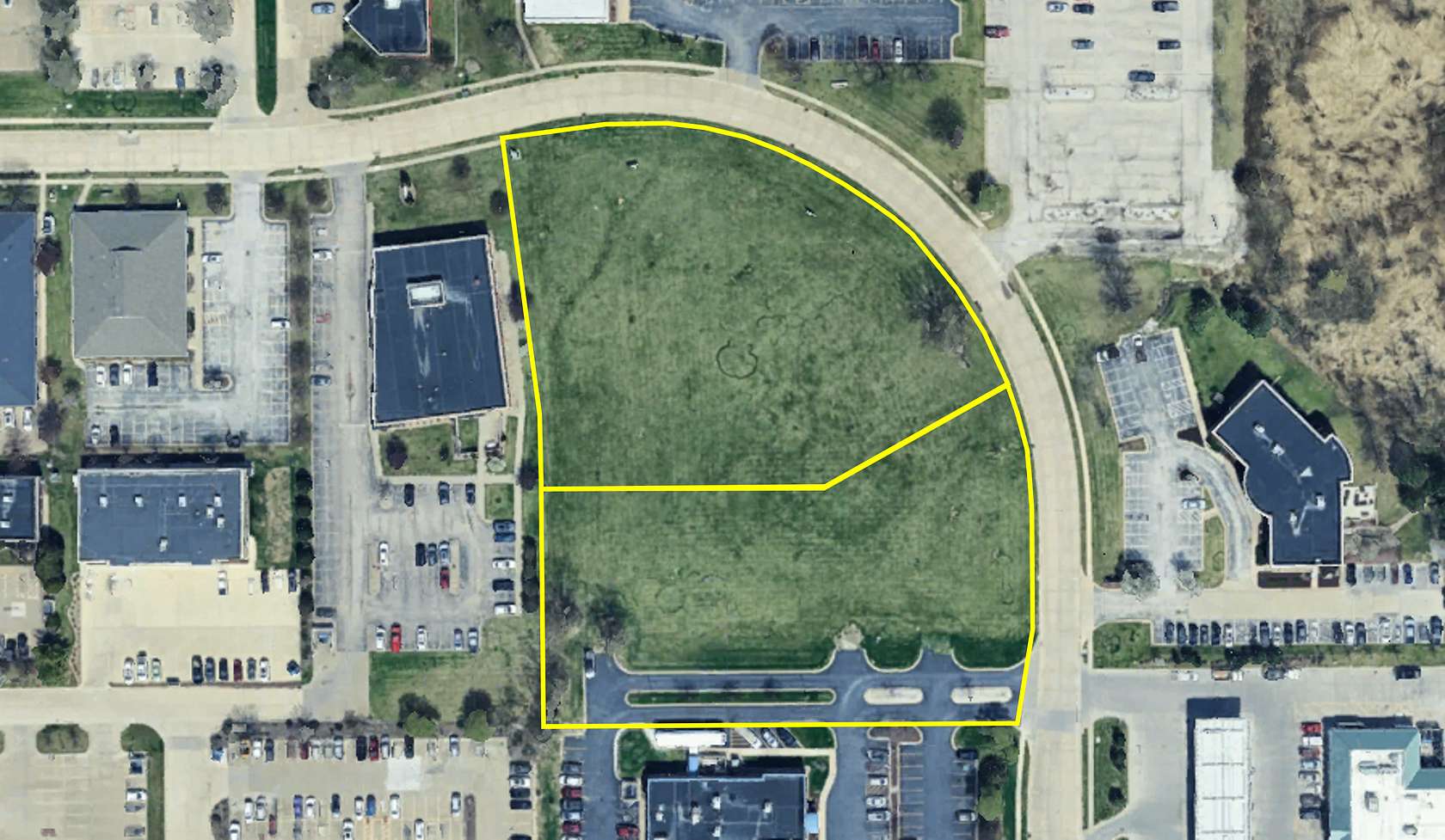 3.32 Acres of Commercial Land for Sale in Davenport, Iowa