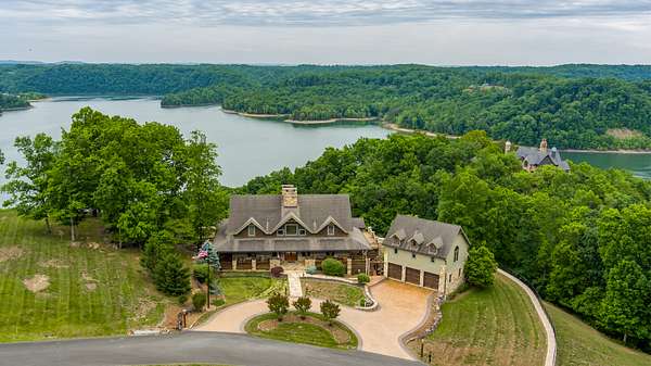 3 Acres of Land with Home for Sale in Albany, Kentucky
