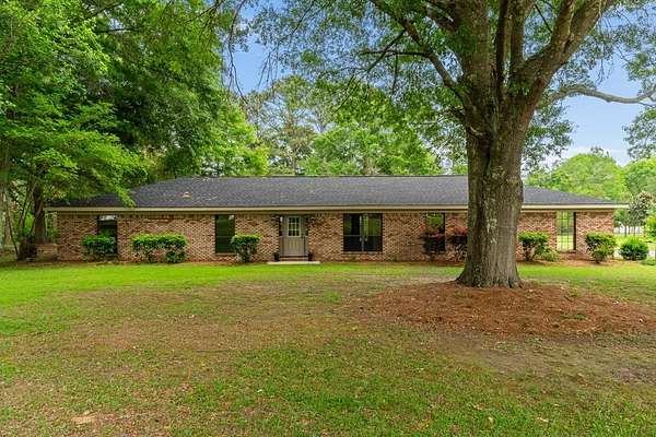 2.65 Acres of Land with Home for Sale in Laurel, Mississippi