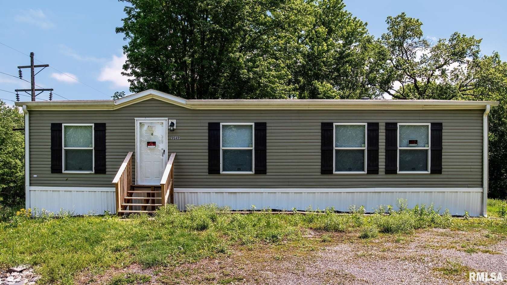 5.75 Acres of Land with Home for Sale in Marion, Illinois