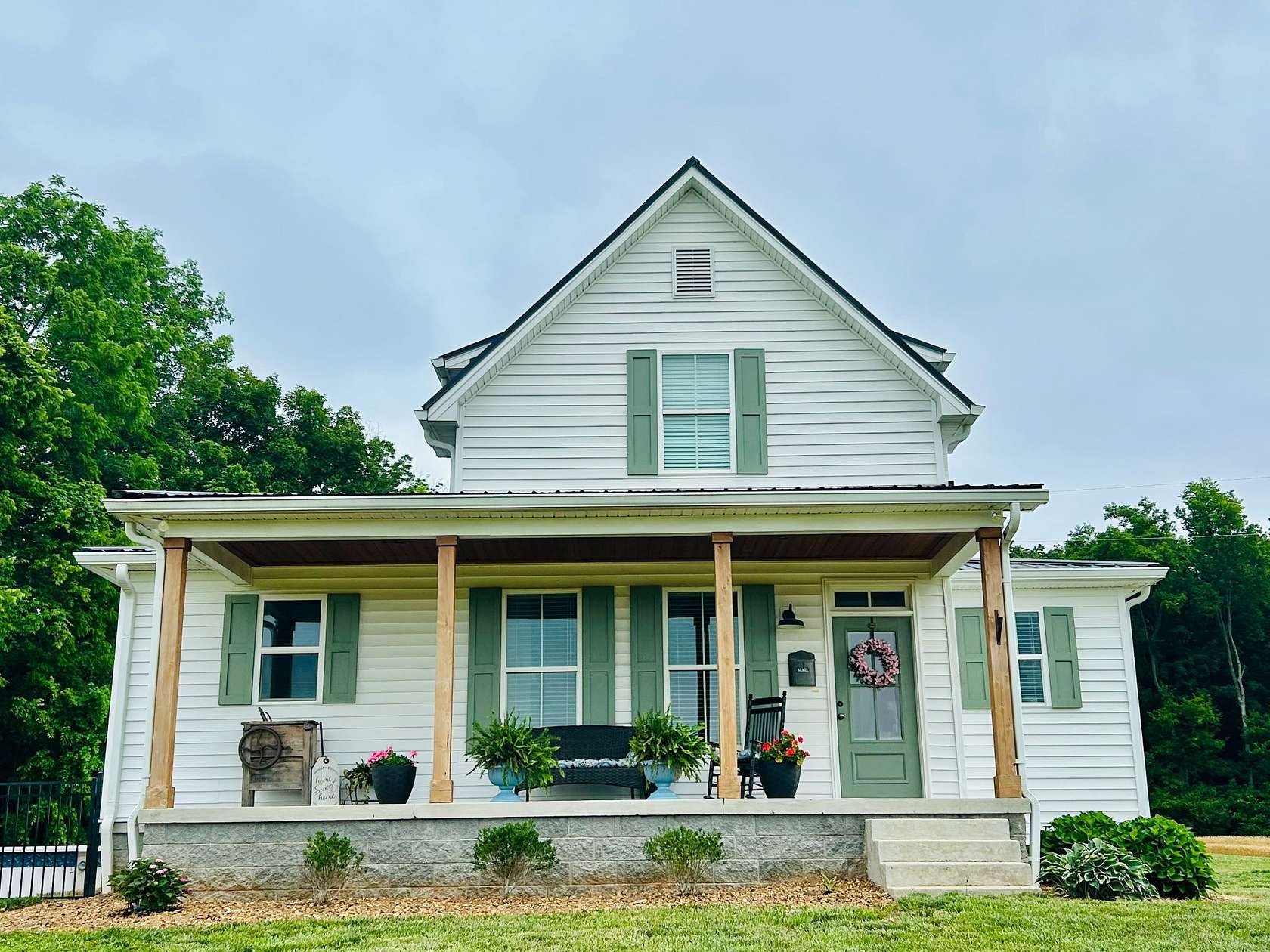 5 Acres of Land with Home for Sale in Springfield, Tennessee