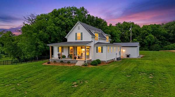 5 Acres of Land with Home for Sale in Springfield, Tennessee
