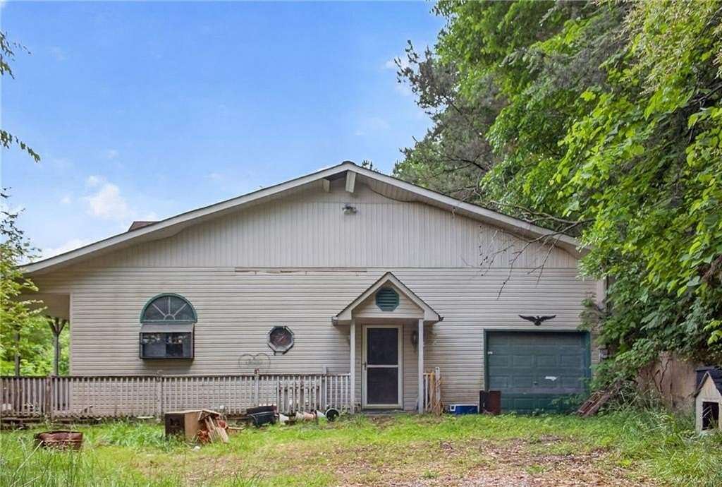 10.8 Acres of Recreational Land with Home for Sale in Cedartown, Georgia