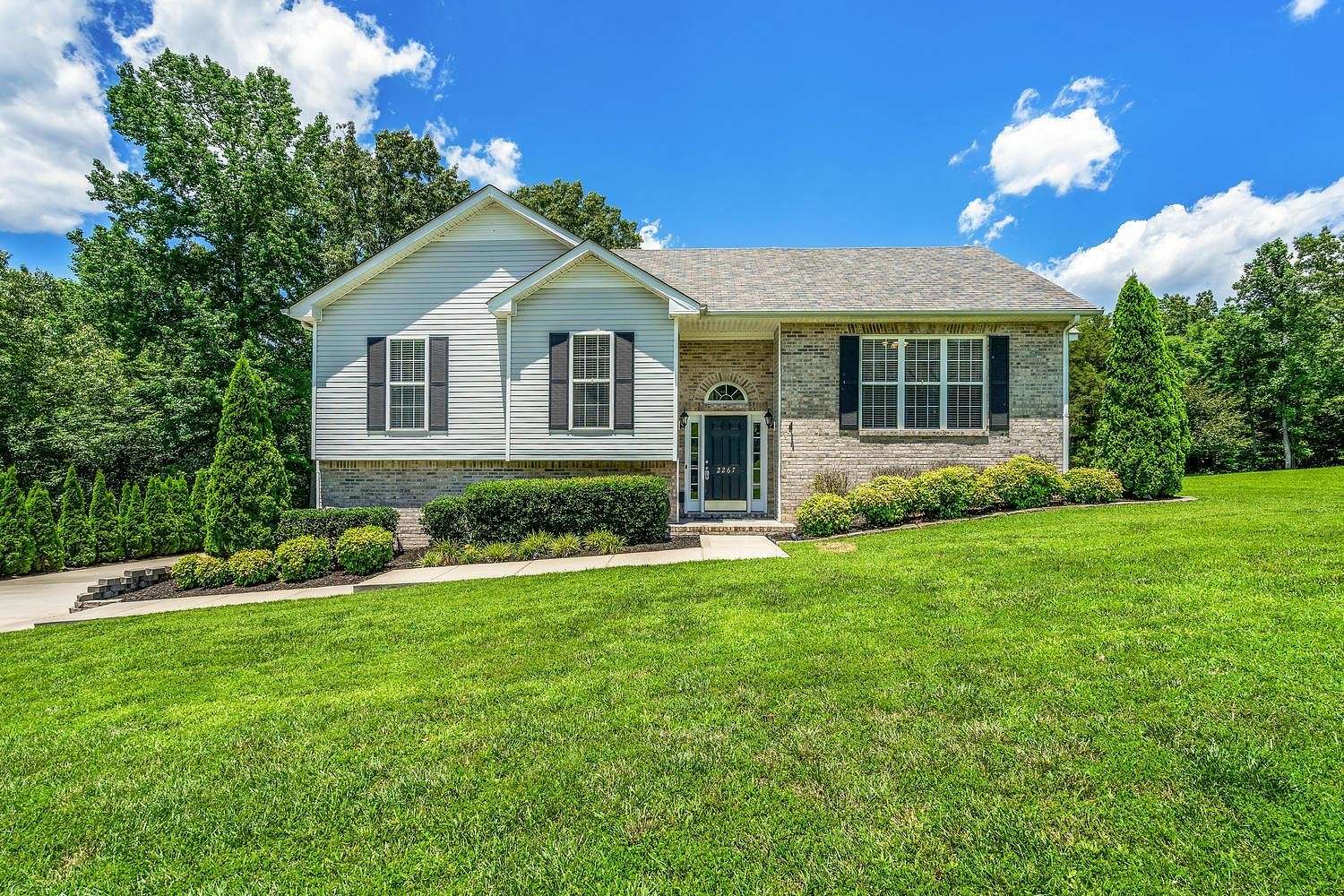 3 Acres of Land with Home for Lease in Clarksville, Tennessee