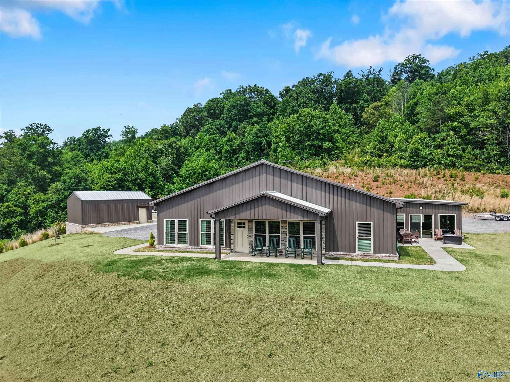 15 Acres of Land with Home for Sale in Scottsboro, Alabama