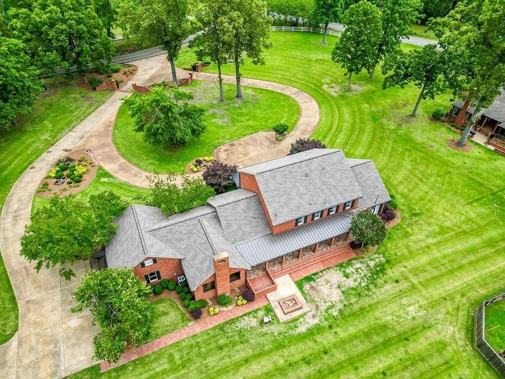 3 Acres of Land with Home for Sale in New Albany, Mississippi