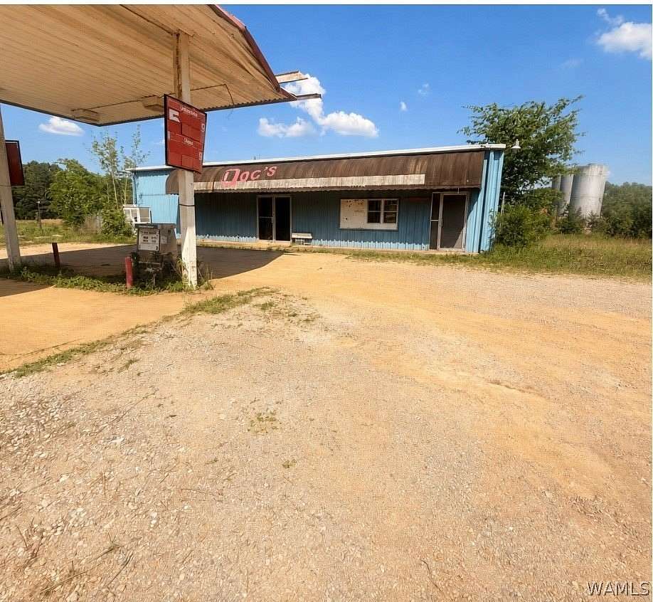 9.6 Acres of Improved Mixed-Use Land for Sale in Eutaw, Alabama