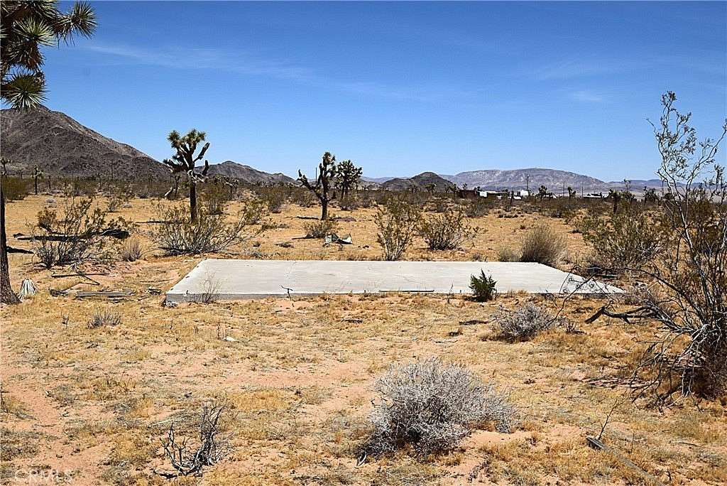 5 Acres of Residential Land for Sale in Landers, California