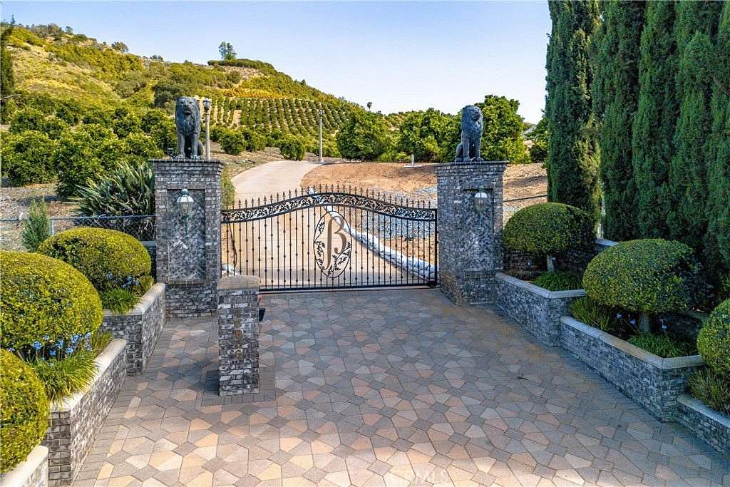 20.2 Acres of Land with Home for Sale in Temecula, California