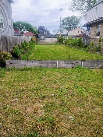 0.1 Acres of Land for Sale in Chicago, Illinois