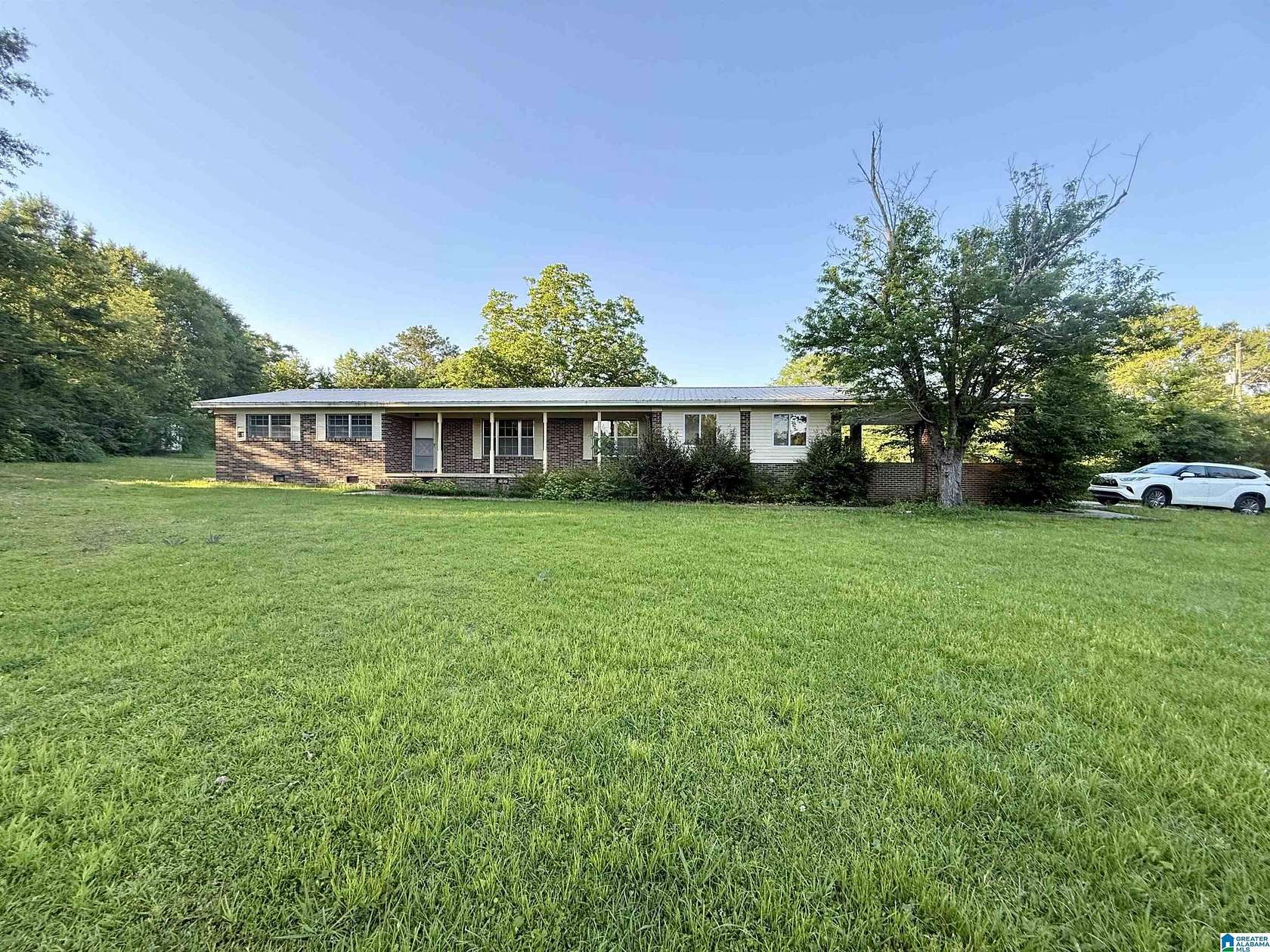 1.5 Acres of Land with Home for Sale in Sylacauga, Alabama