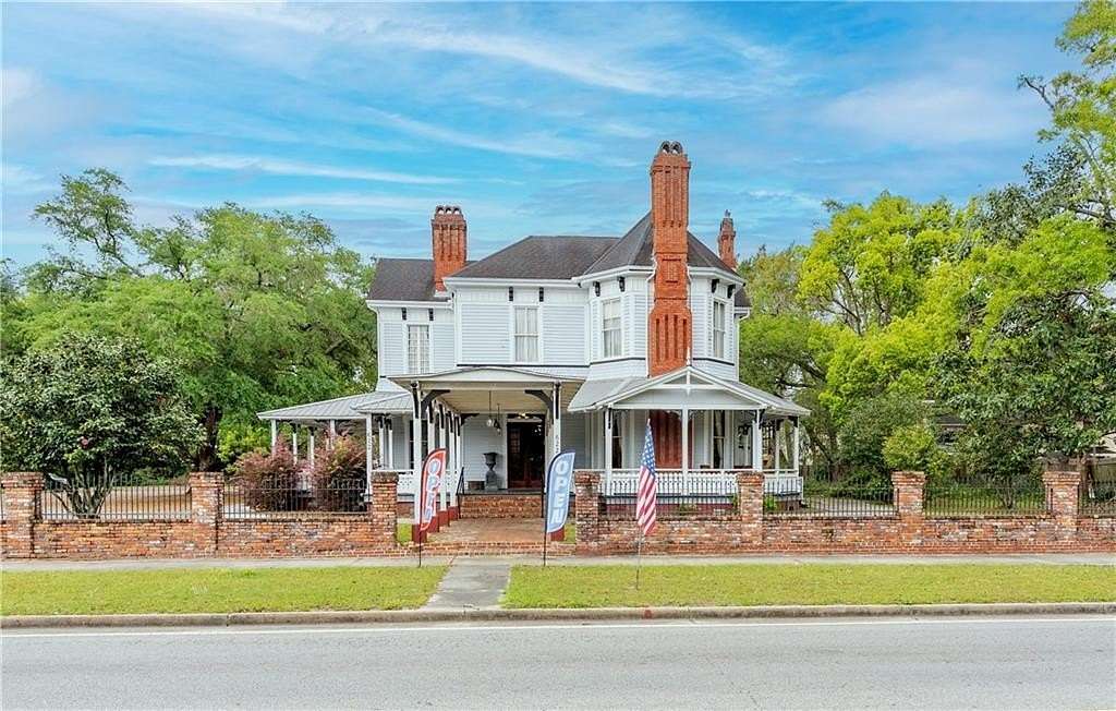 1.75 Acres of Land with Home for Sale in Blackshear, Georgia