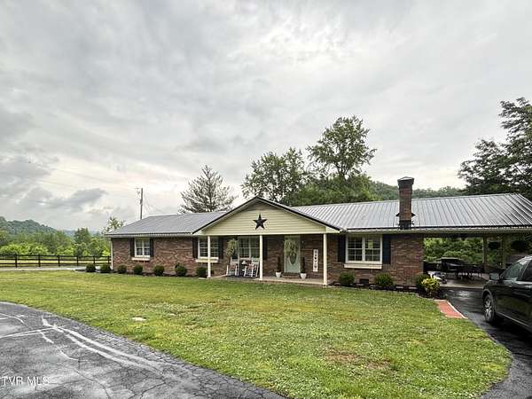 2.5 Acres of Land with Home for Sale in Fort Blackmore, Virginia