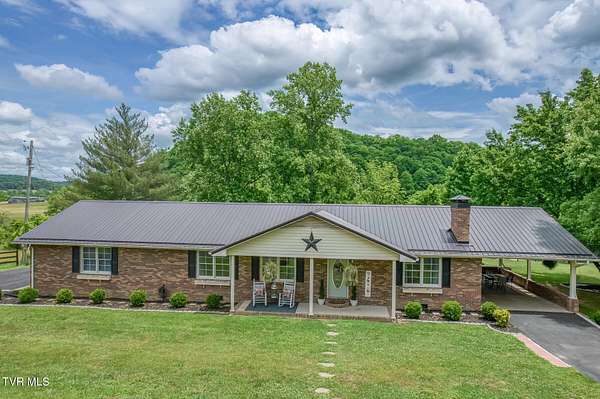 2.5 Acres of Land with Home for Sale in Fort Blackmore, Virginia