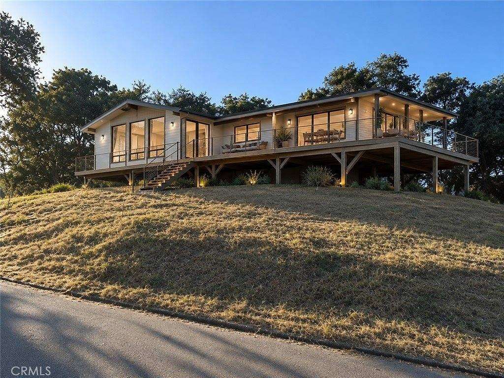 0.5 Acres of Land for Sale in Atascadero, California