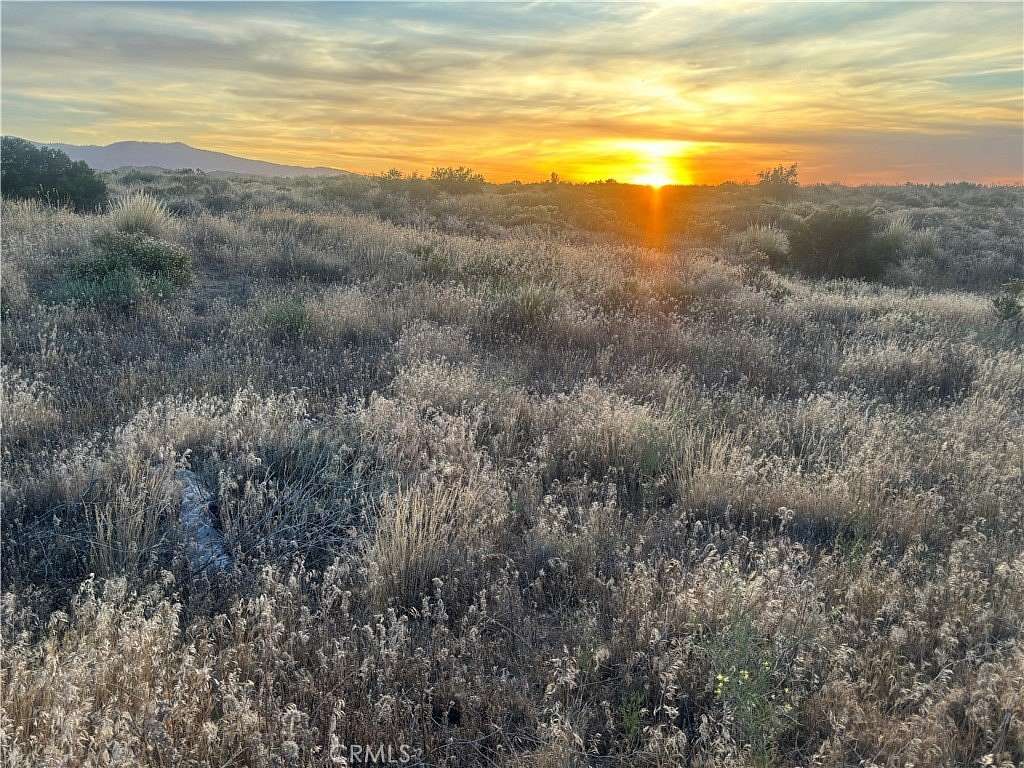 0.99 Acres of Residential Land for Sale in Phelan, California