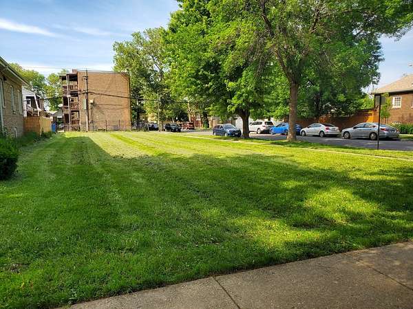 0.13 Acres of Residential Land for Sale in Chicago, Illinois
