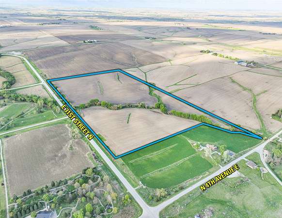 60 Acres of Agricultural & Residential Land for Auction in Newton, Iowa