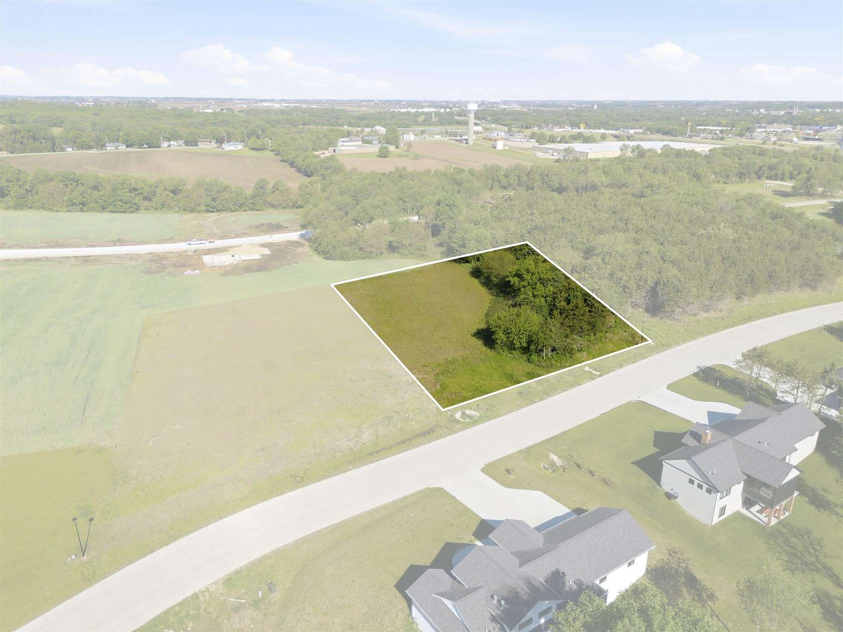 1 Acre of Residential Land for Sale in Dyersville, Iowa
