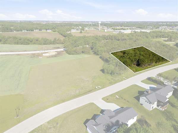 1 Acre of Residential Land for Sale in Dyersville, Iowa