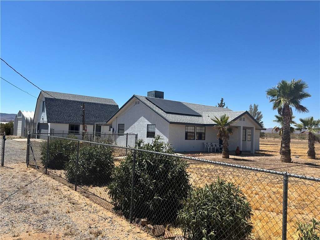2.1 Acres of Land with Home for Sale in Golden Valley, Arizona